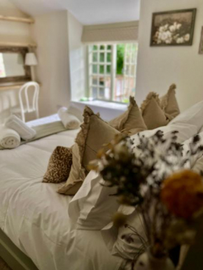 Posh Little Cottage